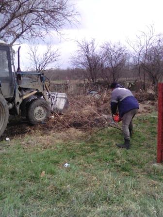 В хуторе Северокубанском привели в порядок территорию памятника